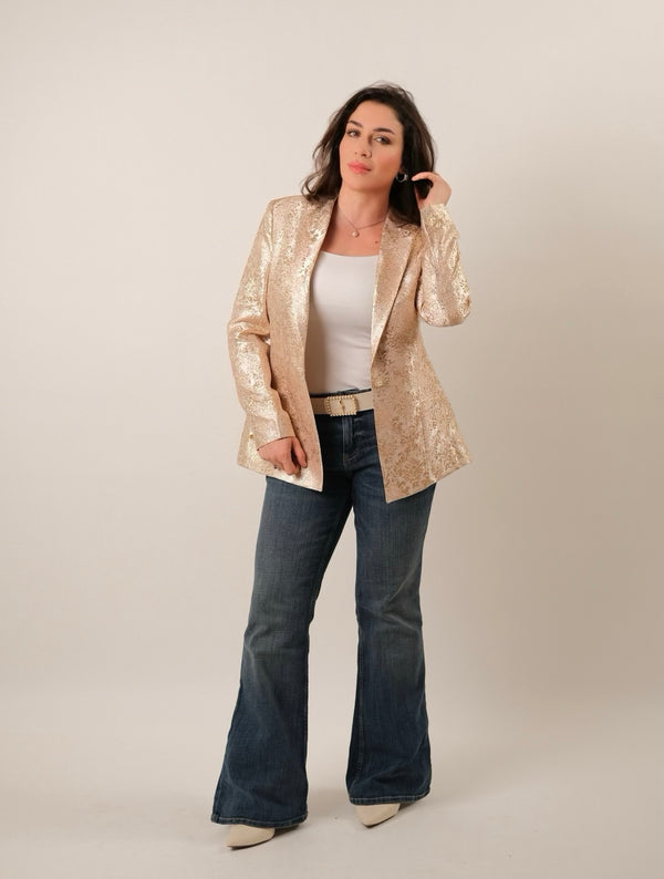 The perfect statement blazer for the spring season