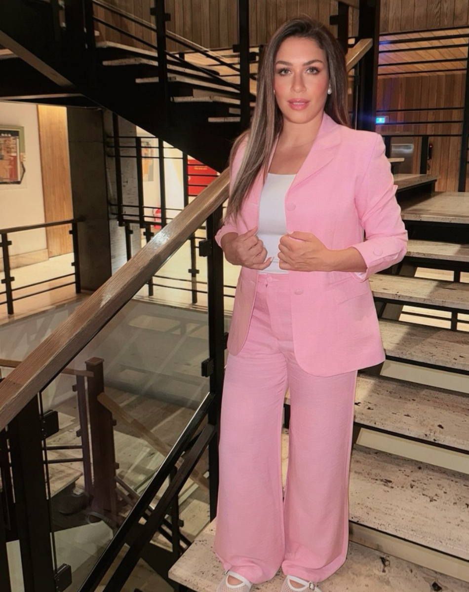 Pink Pants Straight cut not extra wide Secondary image